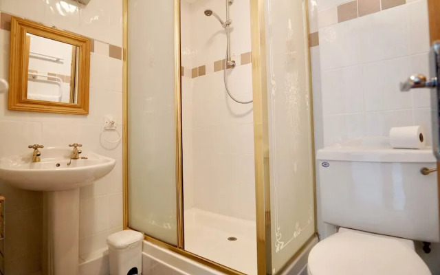 Special 2 Bedroom Home In White Cross
