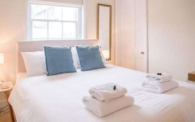 Serendipity, an apartment on the high street!