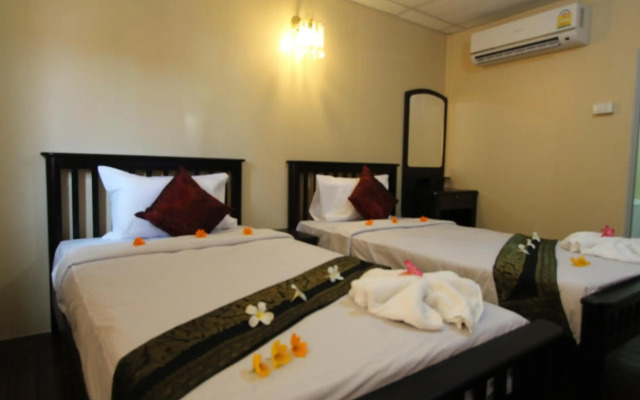 Phi Phi Ba Kao Bay Resort
