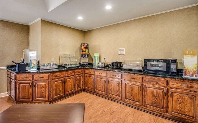 Quality Inn Oak Ridge