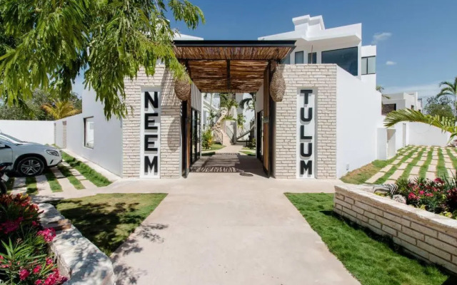 Neem 21 NILAY, Elegant Apartment 10 min from the Beach