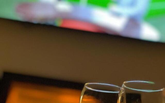 Luxurious Family Villa with swimmingpool big garden and jacuzzi