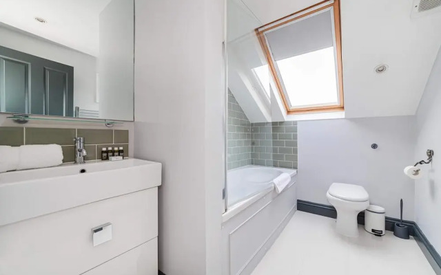 Colourful Southfields Charm