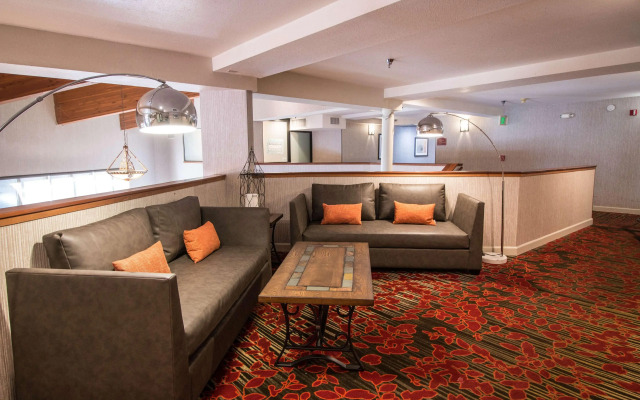 Empieria High Sierra Hotel