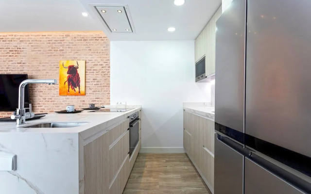 Marvelous 2-bedroom Apartment With Terrace in Triana. Castilla II