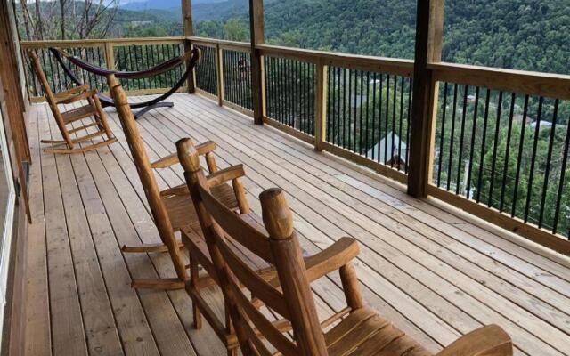 Mountain Haven - Relax & enjoy AMAZING 180 Degree Views of Mt LeConte