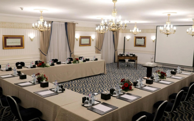 Steigenberger Cecil Hotel