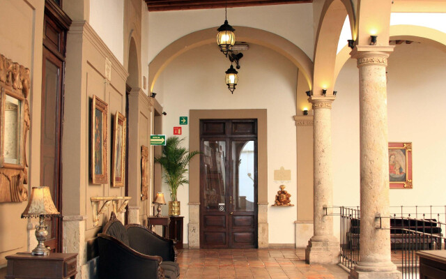 Casa Pedro Loza