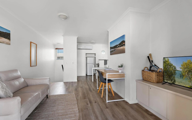 1 Bedroom Unit in 4 Star Tropical Resort in Noosaville – Guest Rooms – Noosaville