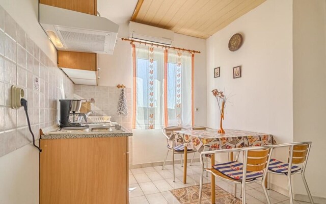 Comfort Pool Apartments