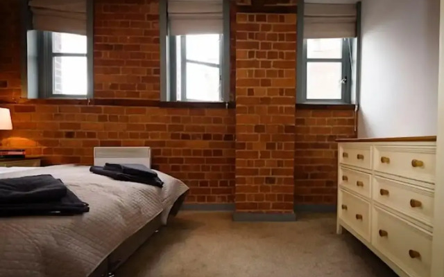 Karah Suites - Gloucester Docks