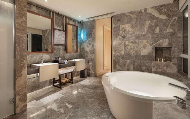 Hilton Dalian Golden Pebble Beach Resort