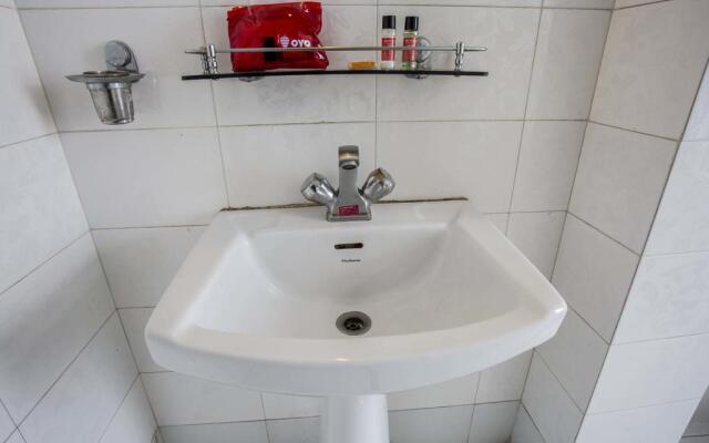 OYO 3330 Hotel Blue Diamond