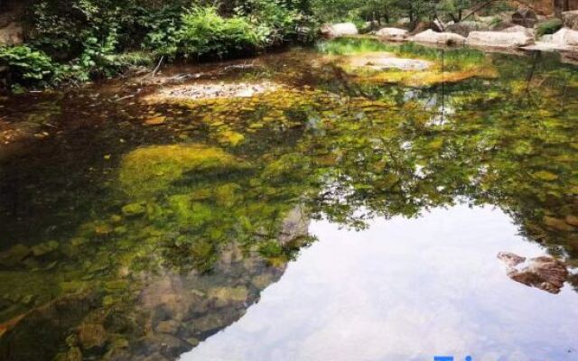 Xiangbo Bowen Travel has a mining homestay at home