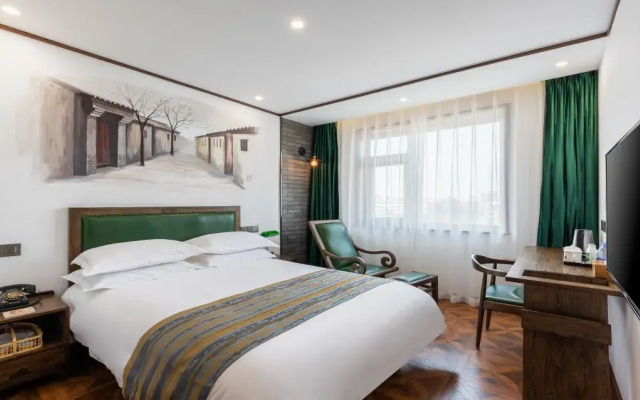 Nostalgia Hotel Beijing Yonghe Lama