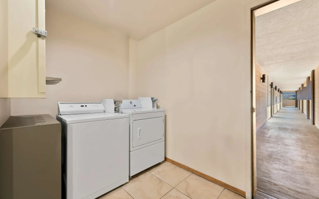 Best Western Topaz Lake Inn