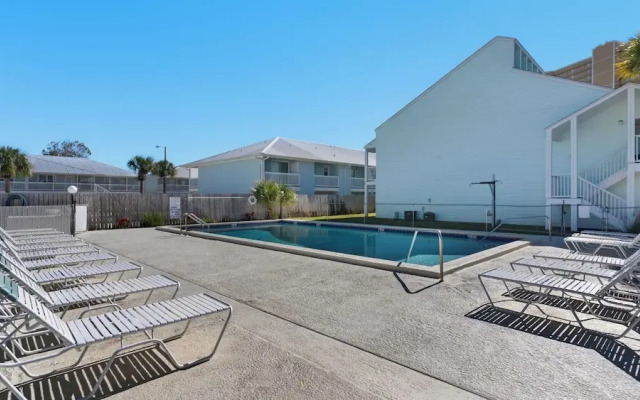 Southwinds K-8: Beachside & Pool Retreat