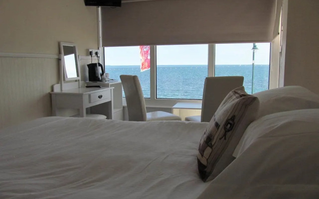 Shoreline Lodgings
