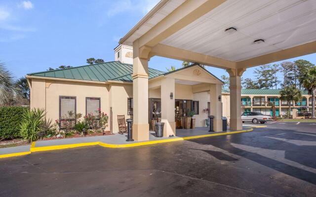 Econo Lodge Inn & Suites Hardeeville I-95