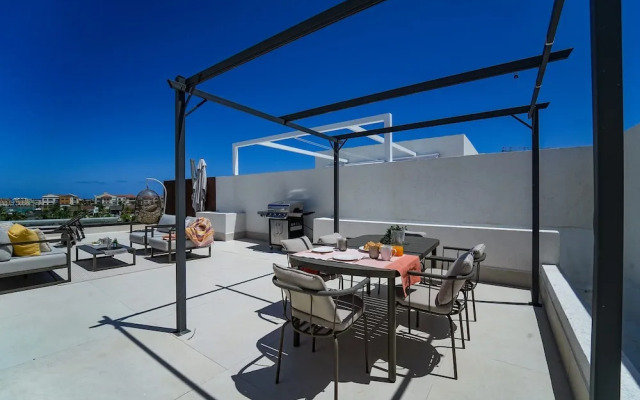 Marina Garden Penthouse 3 Bedroom Apartment