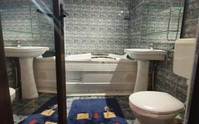 Apartament 3 camere central decomnadat lux