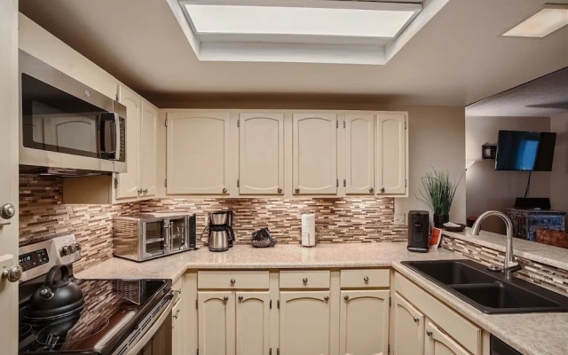 Your Next Vacay at Peak 9 Ski-in/ski-out