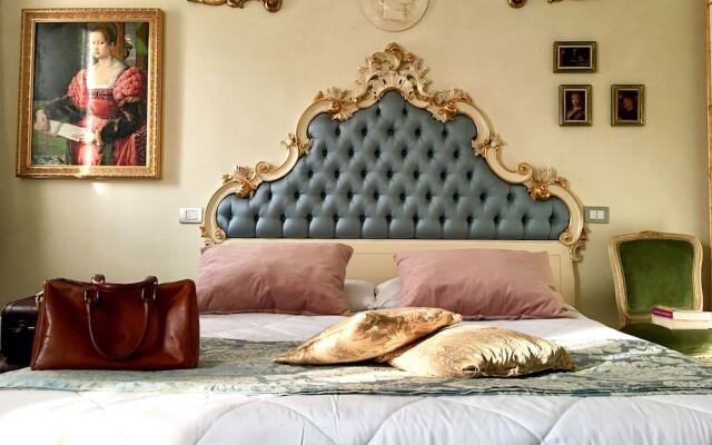 Michelle in Venice - Charming Houses