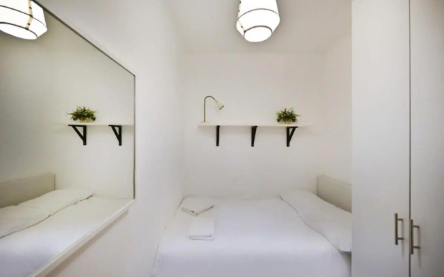 Cool & Fun 2BR in Rotshilde area by HolyGuest