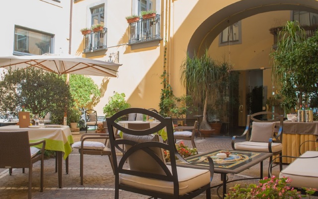 Le Cheminee Business Hotel