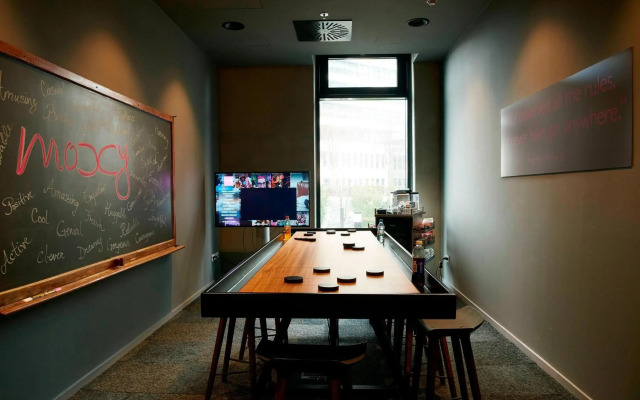 MOXY Frankfurt Eschborn