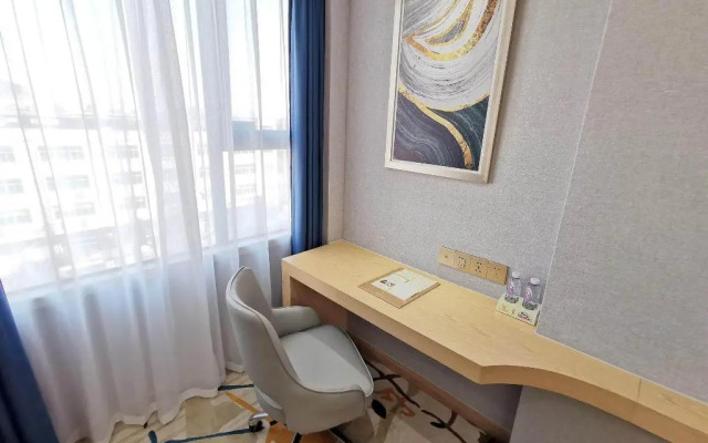 Vienna International Hotel (Shenzhen Huizhanwan Center)