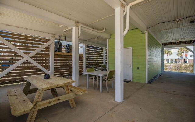 Pelican Pass by ALBVR