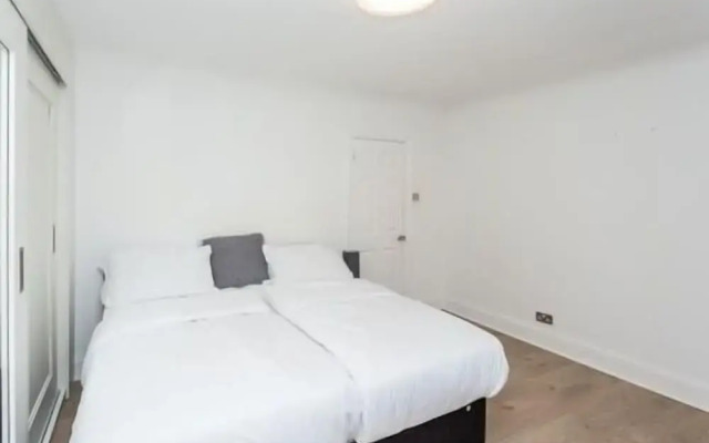 3br-sleeps7-garden-parking