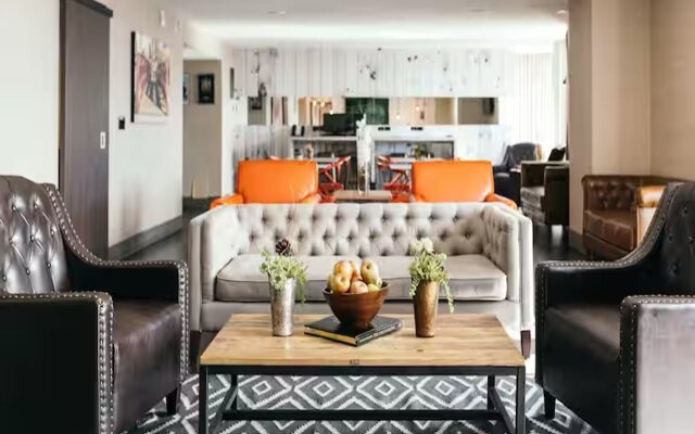 Whitney Peak Hotel Reno, Tapestry Collection by Hilton