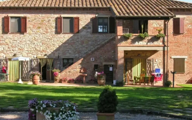 Mustard apt With Shared Pool