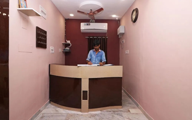 Super Oyo Hotel Dash Living