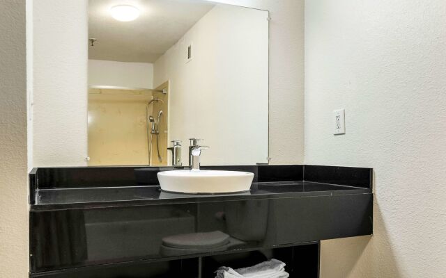 Studio 6 Alexandria, LA