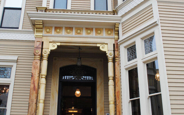 Neighbourgood Sutter Mansion