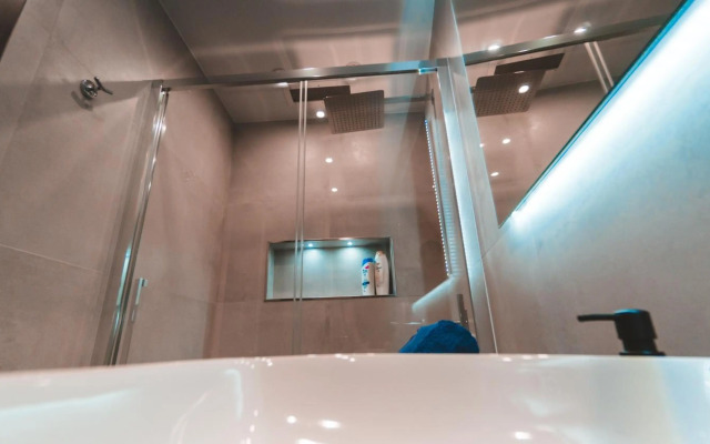 Ideal Location, Stylish 1BR Apartment with Free Parking