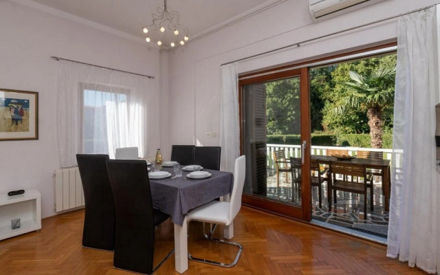 Seaview Apartment Lara