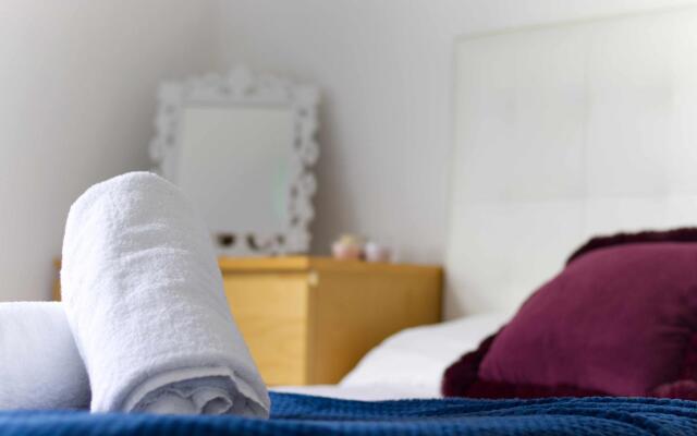 Stayzo House Accommodation- Coventry Free Parking