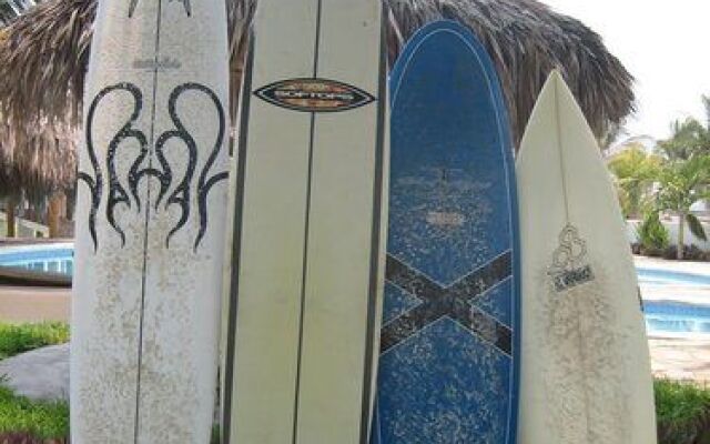 Azul Surf Club