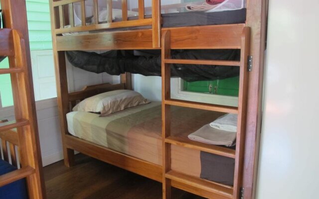 The Oasis Hostel - Adults Only