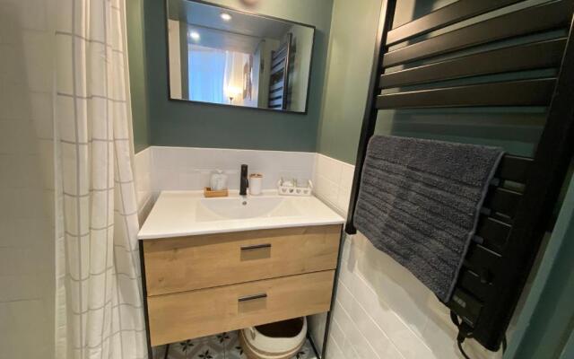 Joli studio avec mezzanine