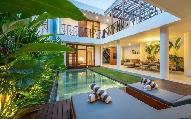 4BR Luxury Modern Contemporary Villa in Canggu
