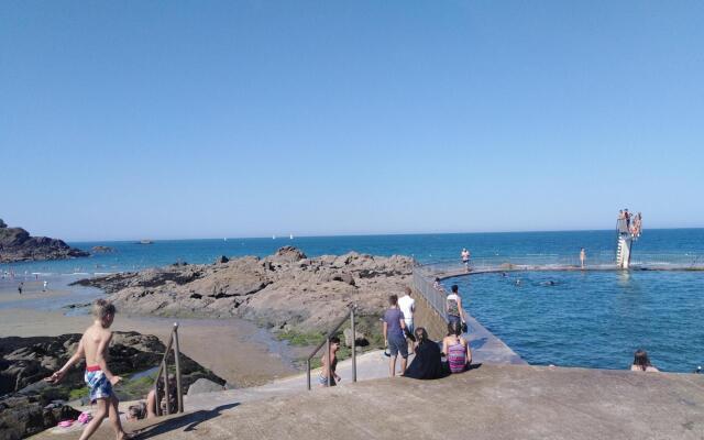 House in Saint-quay Near 7 Beaches