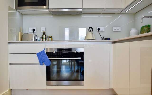 Modern 1 Bedroom Apartment in Greenwich