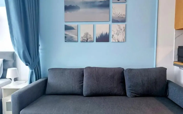 Azure Seaview Studio in Caesar Blue