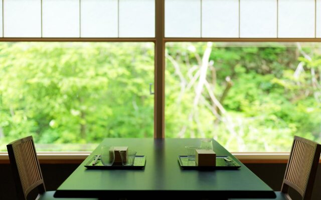 Niseko Konbu Onsen Tsuruga Besso Moku No Sho