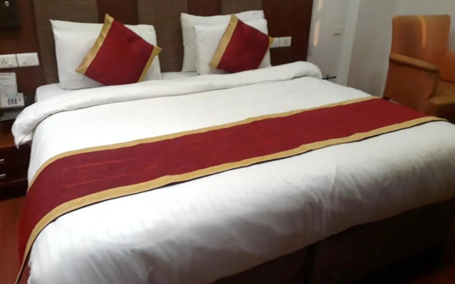 OYO 87910 Hotel SUN PLAZA